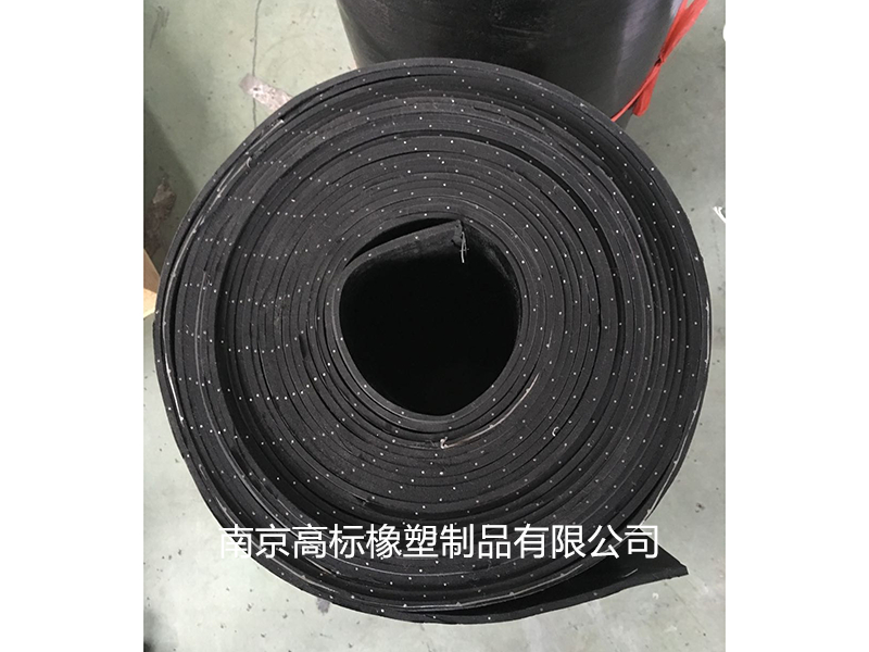 夾鋼絲網橡膠板